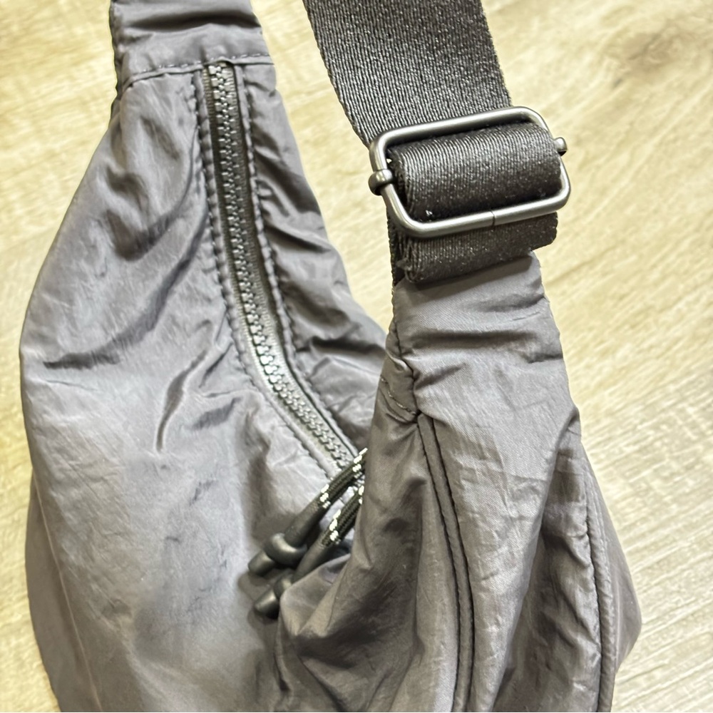 Cotton On-Stylish Black Nylon Crossbody Bag, small zip pocket inside, EUC - Picture 10 of 11